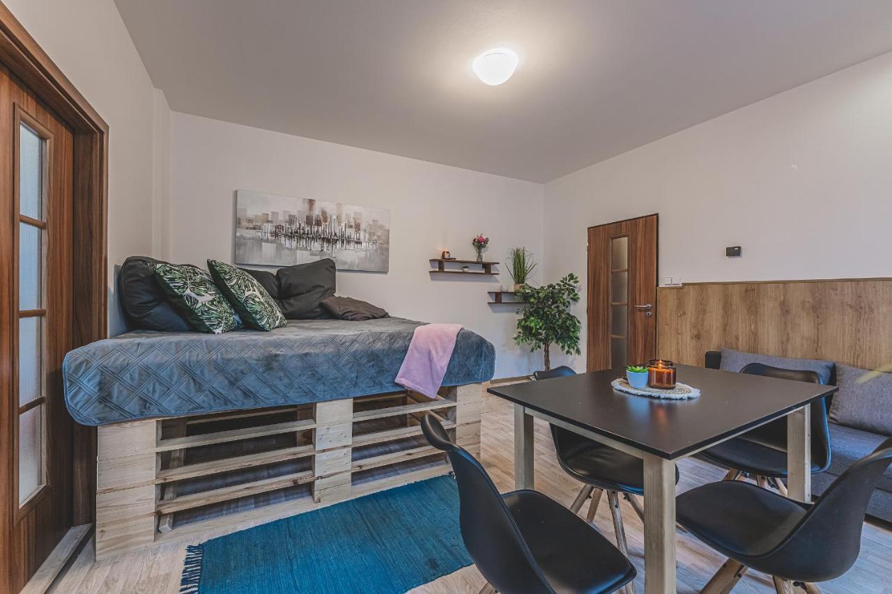Carolina'S Central Apartment Hradec Králové Exterior foto
